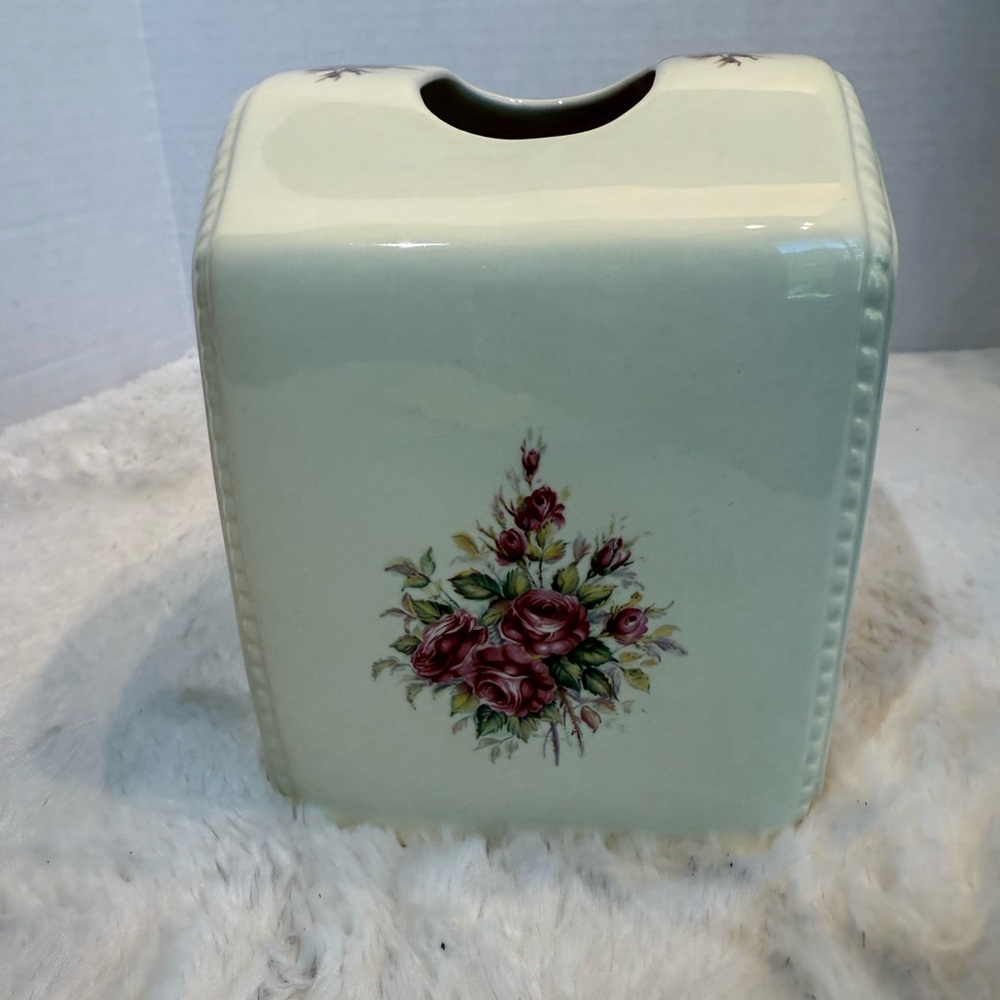 Vintage Athena ceramic tissue box cover in Rose Rhapsody